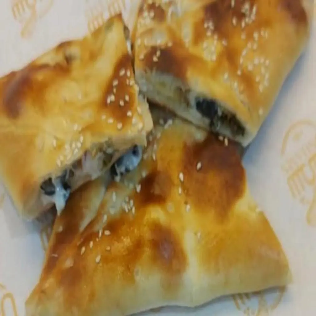 فطيرة جبن سائل كامل